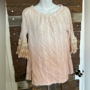 Hyku, ombré dusty rose & white/cream, cold shoulder, crochet sleeves, top.